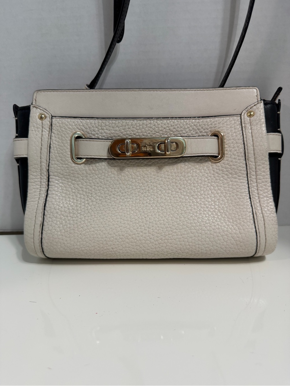 Coach White Leather Shoulder Bag with Gold Tone Hardware